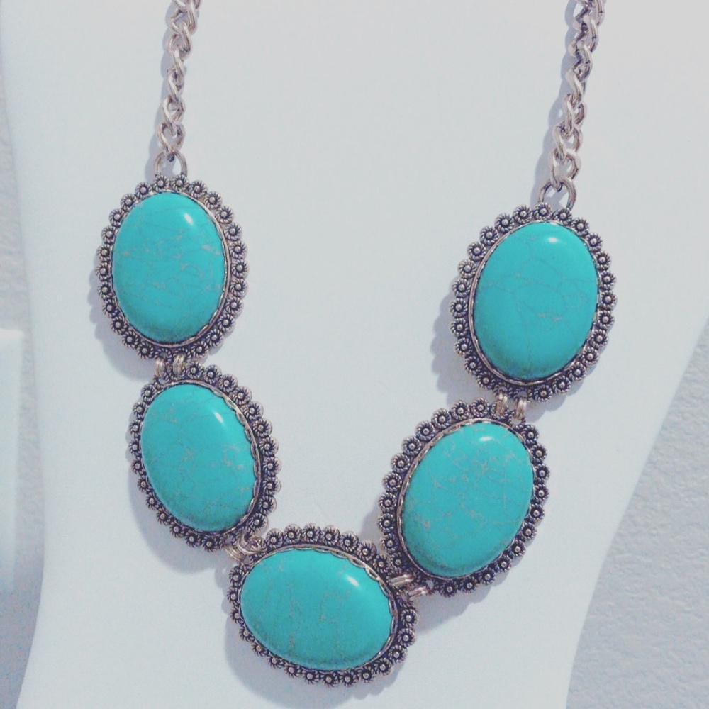 Turquoise stone necklace